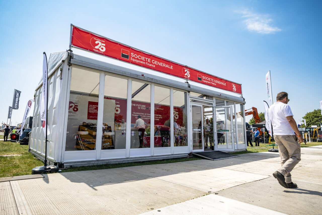 Temporary clearspan structure at plantworx