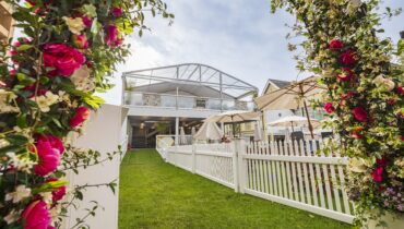 White picket fence at Royal Ascot. Temporary structure and fencing supplied by GL events UK